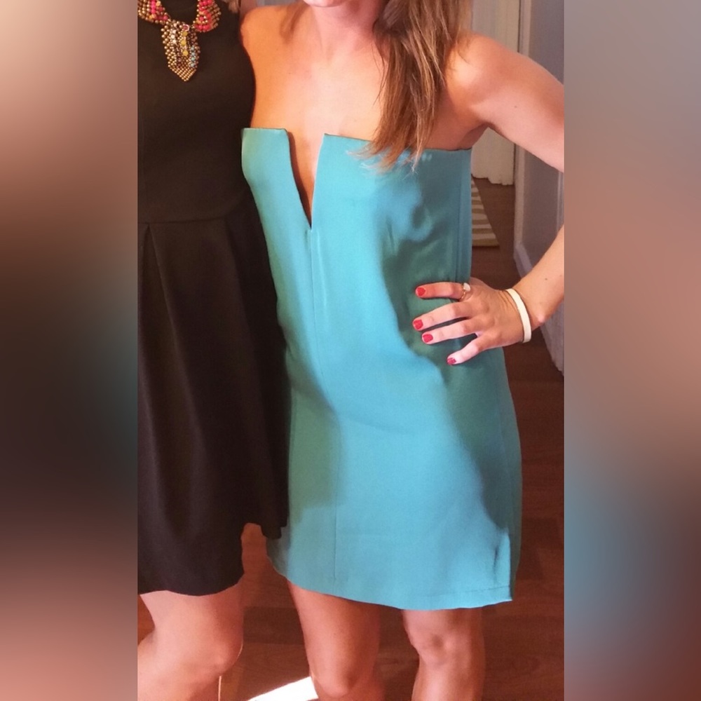 BCBG Mazaxria turquoise strapless cocktail dress